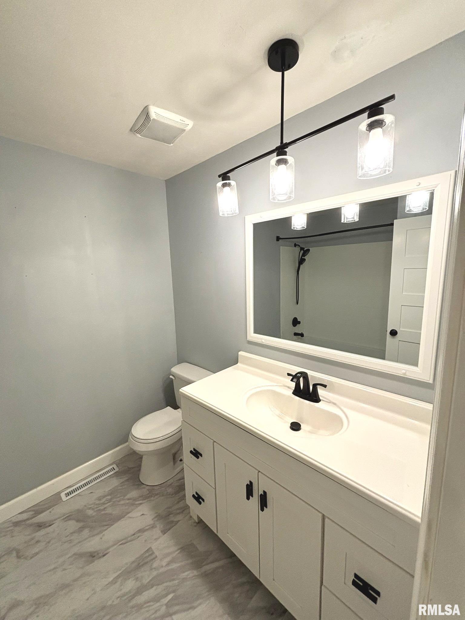 512 Tulsa Avenue Salem, IL 62881 - Photo 13 of 25