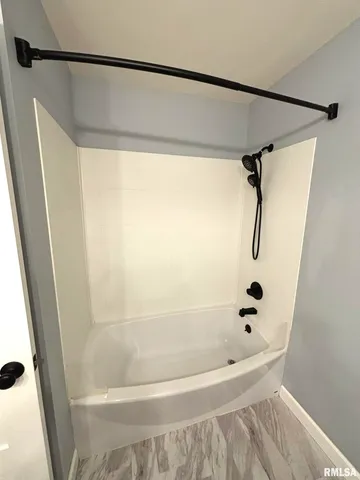 $179,900 | 512 Tulsa Avenue, Salem, IL 62881