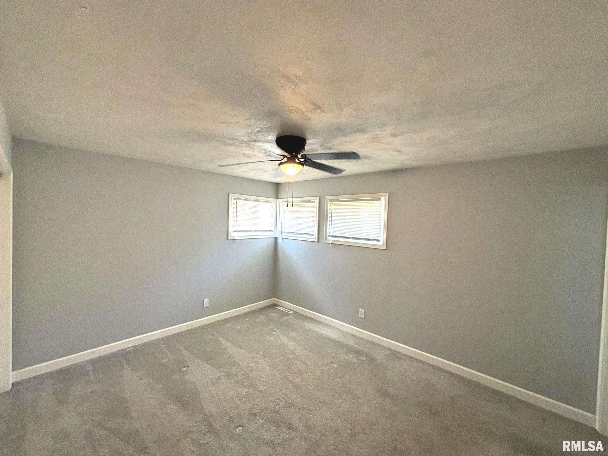 512 Tulsa Avenue Salem, IL 62881 - Photo 15 of 25