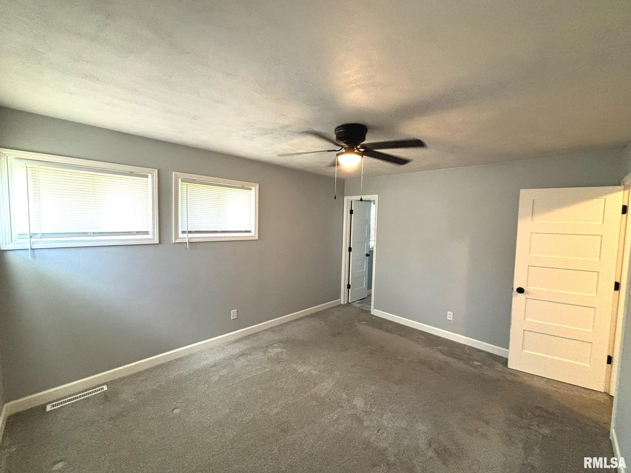 512 Tulsa Avenue Salem, IL 62881 - Photo 16 of 25