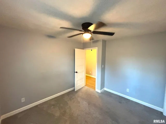 $179,900 | 512 Tulsa Avenue, Salem, IL 62881