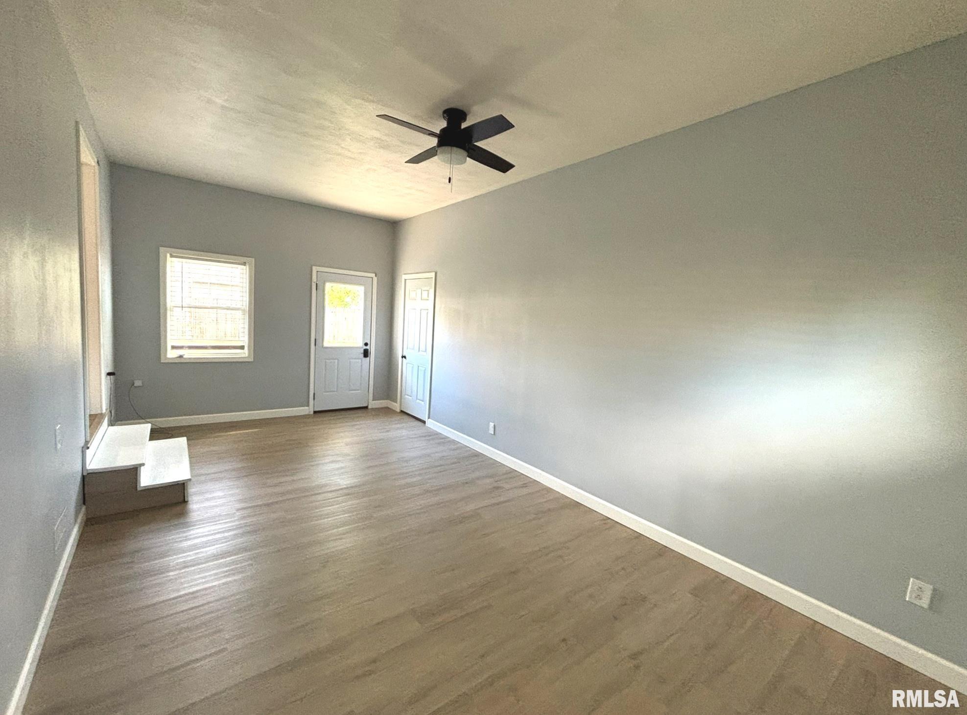 512 Tulsa Avenue Salem, IL 62881 - Photo 4 of 25