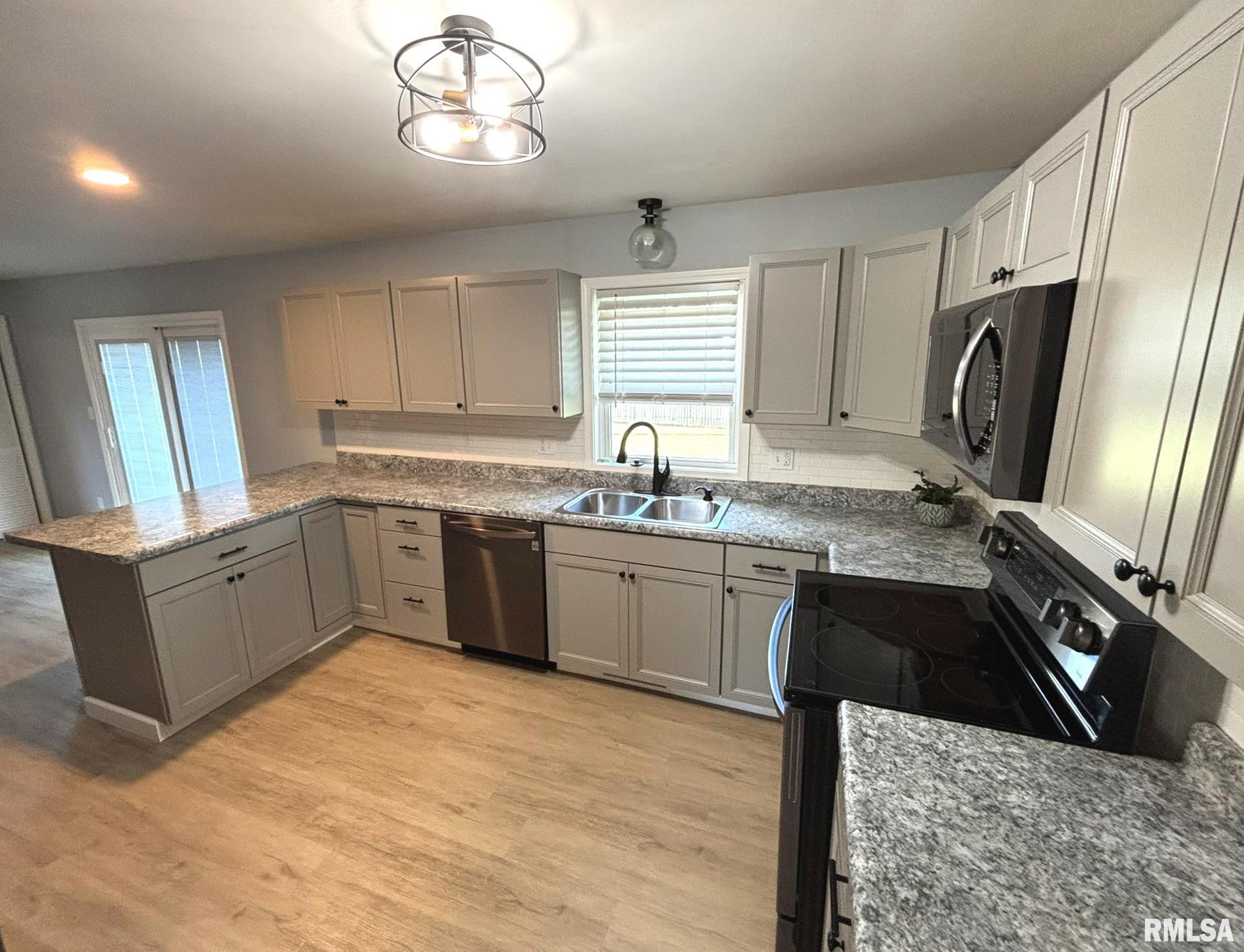 512 Tulsa Avenue Salem, IL 62881 - Photo 8 of 25