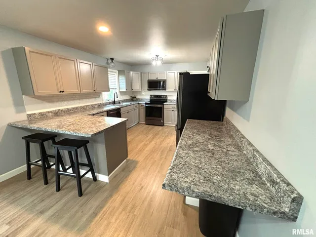 $179,900 | 512 Tulsa Avenue, Salem, IL 62881