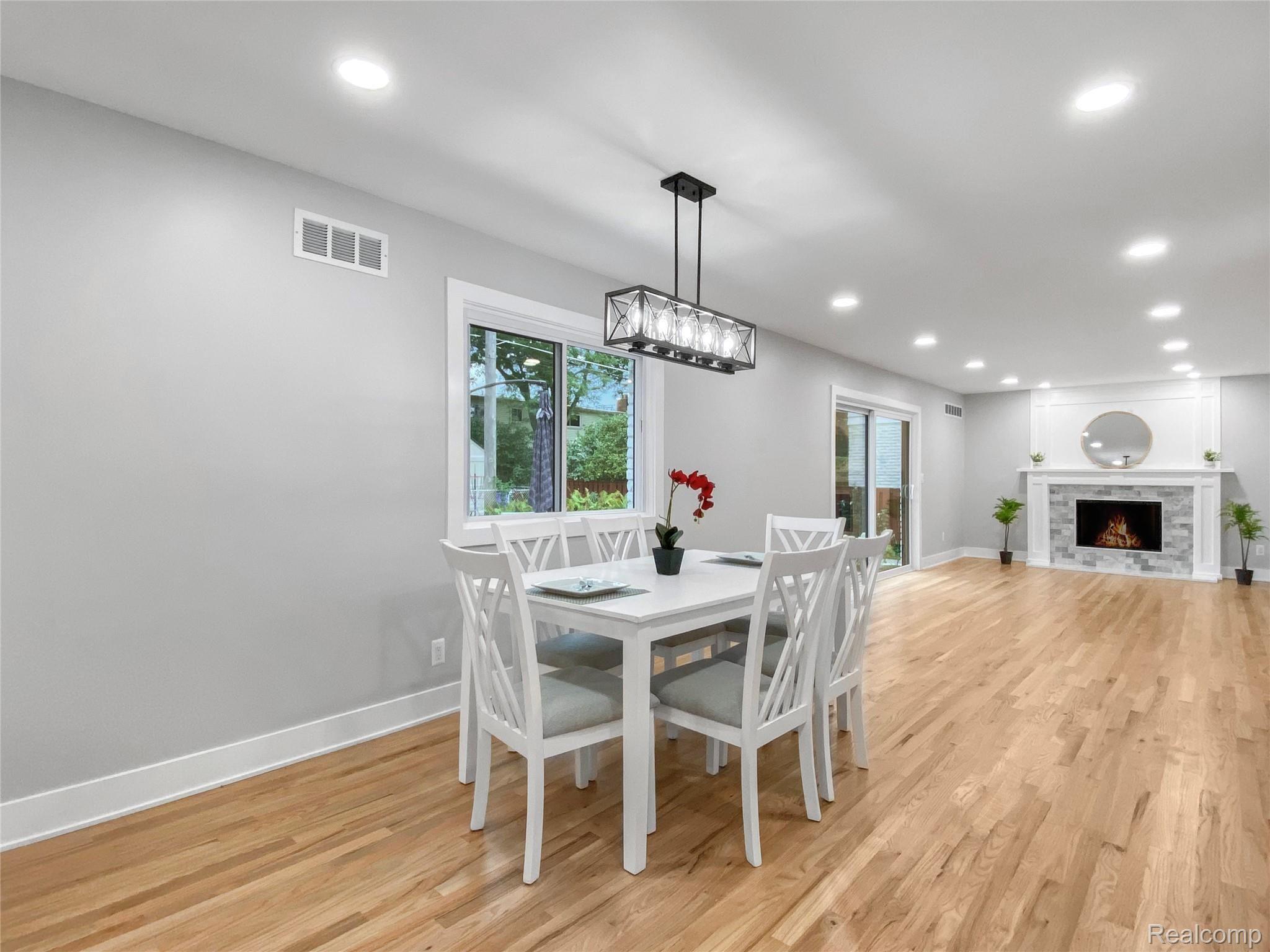 821 Canterbury Road Grosse Pointe, MI 48236 - Photo 28 of 83 IMG_7967.jpg