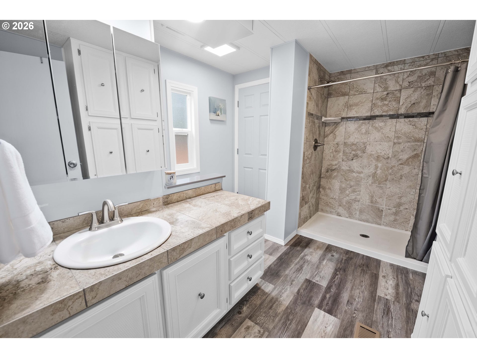 89695 Old Bog Road Warrenton, OR 97146 - Photo 10 of 36 Bathroom