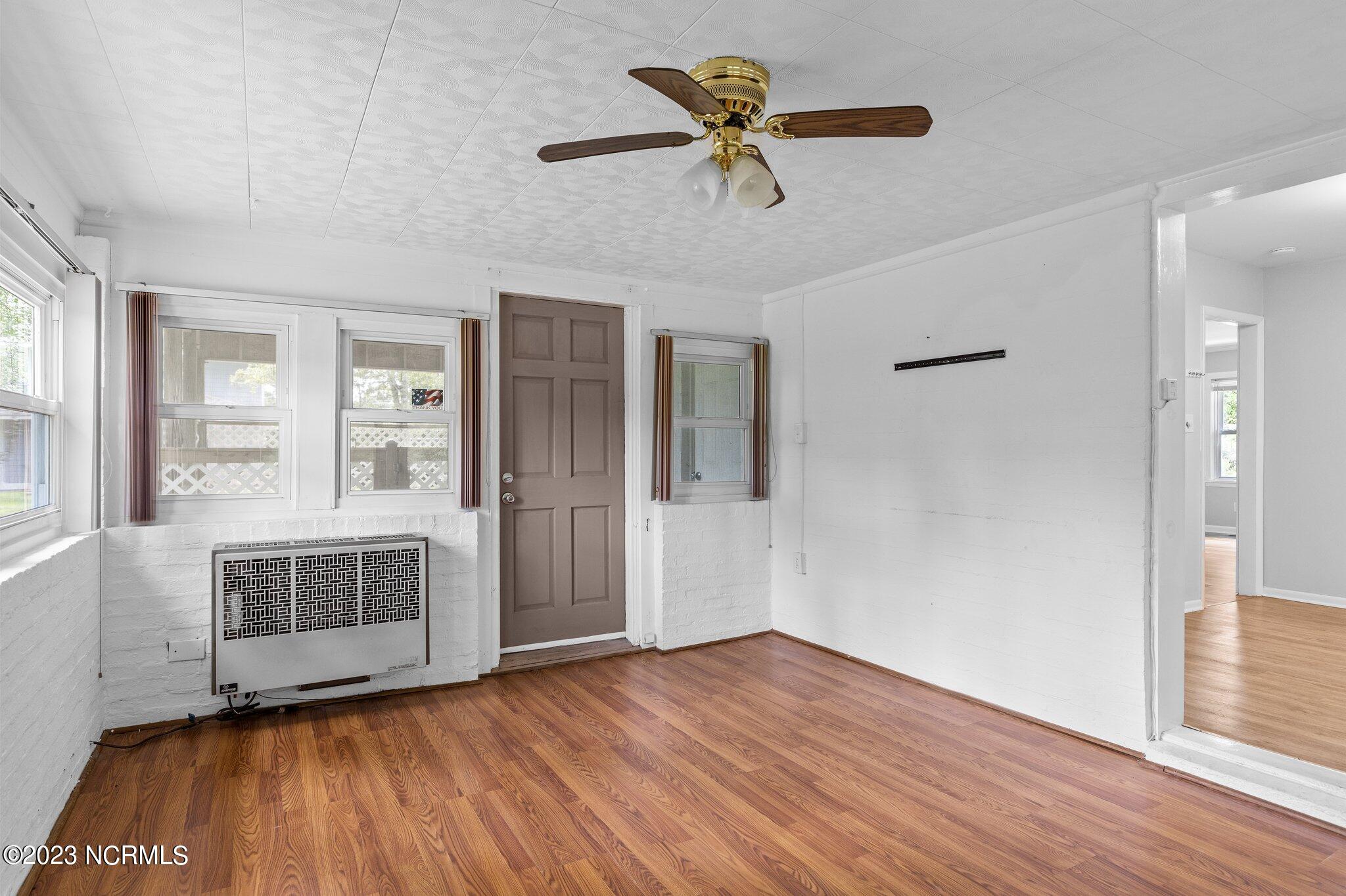 4303 Country Club Road Morehead City, NC 28557 - Photo 20 of 46