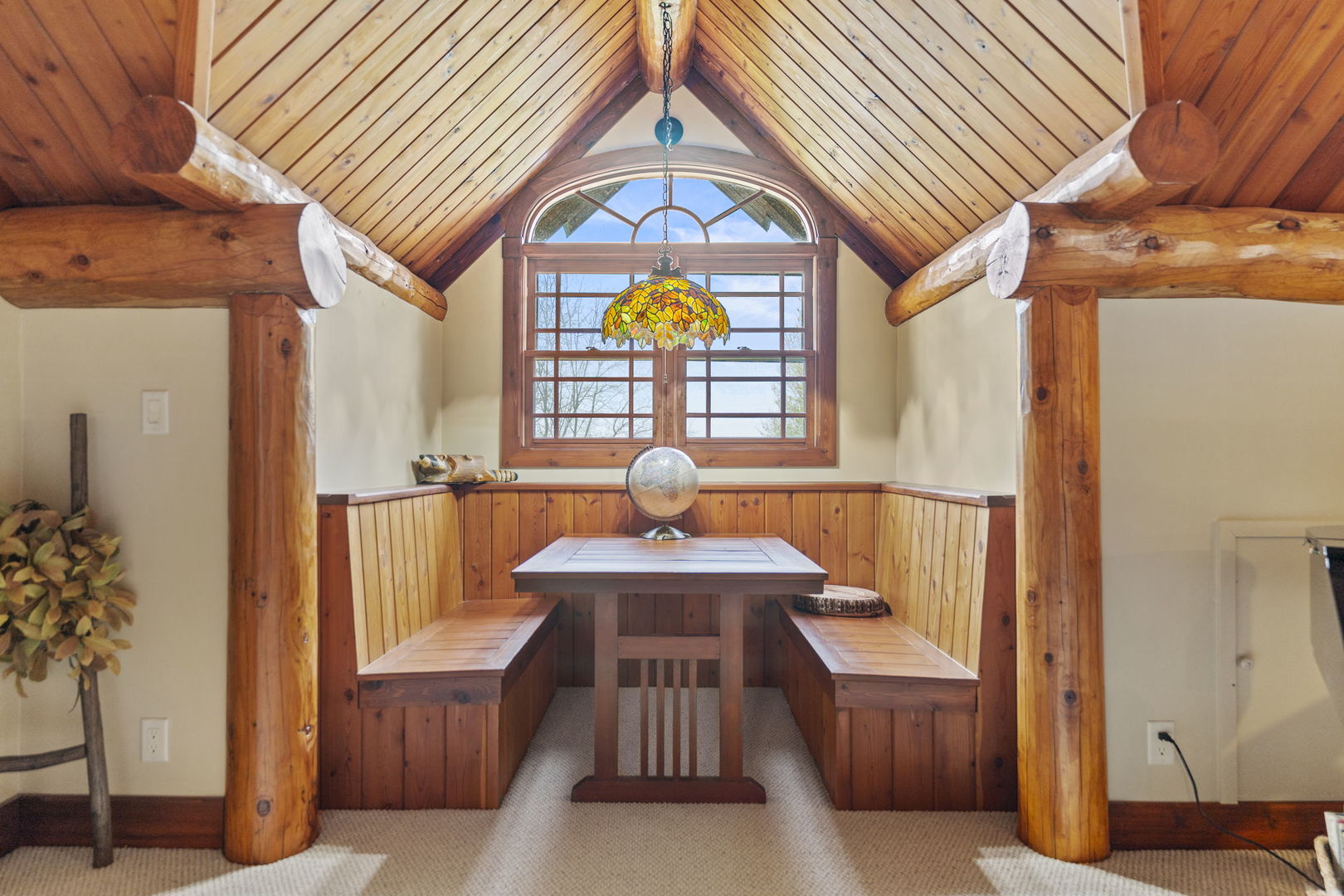 3317 South Country Club Road Woodstock, IL 60098 - Photo 19 of 43 a view of living room with furniture and a potted plant