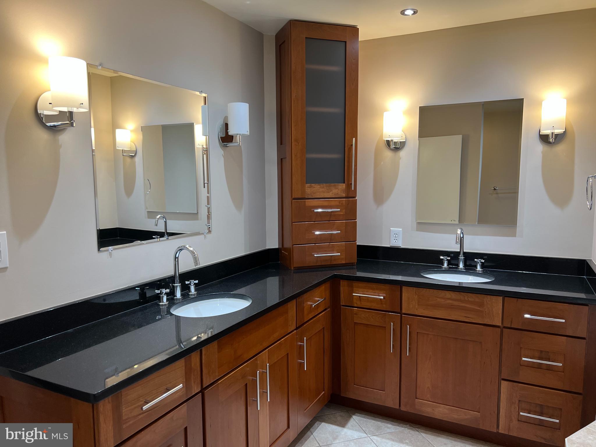 10783 Brewer House Road Rockville, MD 20852 - Photo 14 of 25 Primary Full Bath