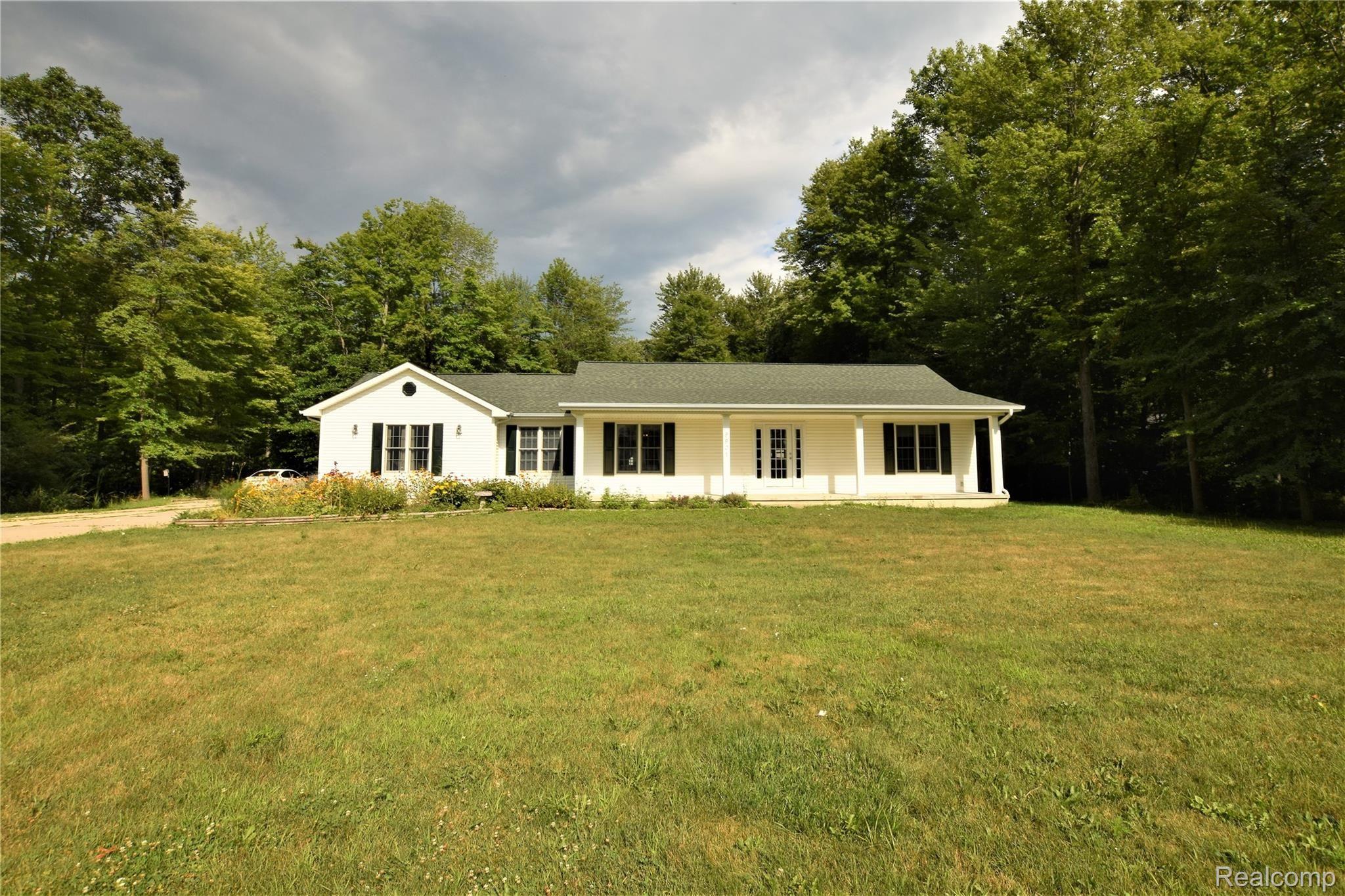 9901 Marshall Road Birch Run, MI 48415 - Photo 1 of 35 DSC_0065 (2).JPG