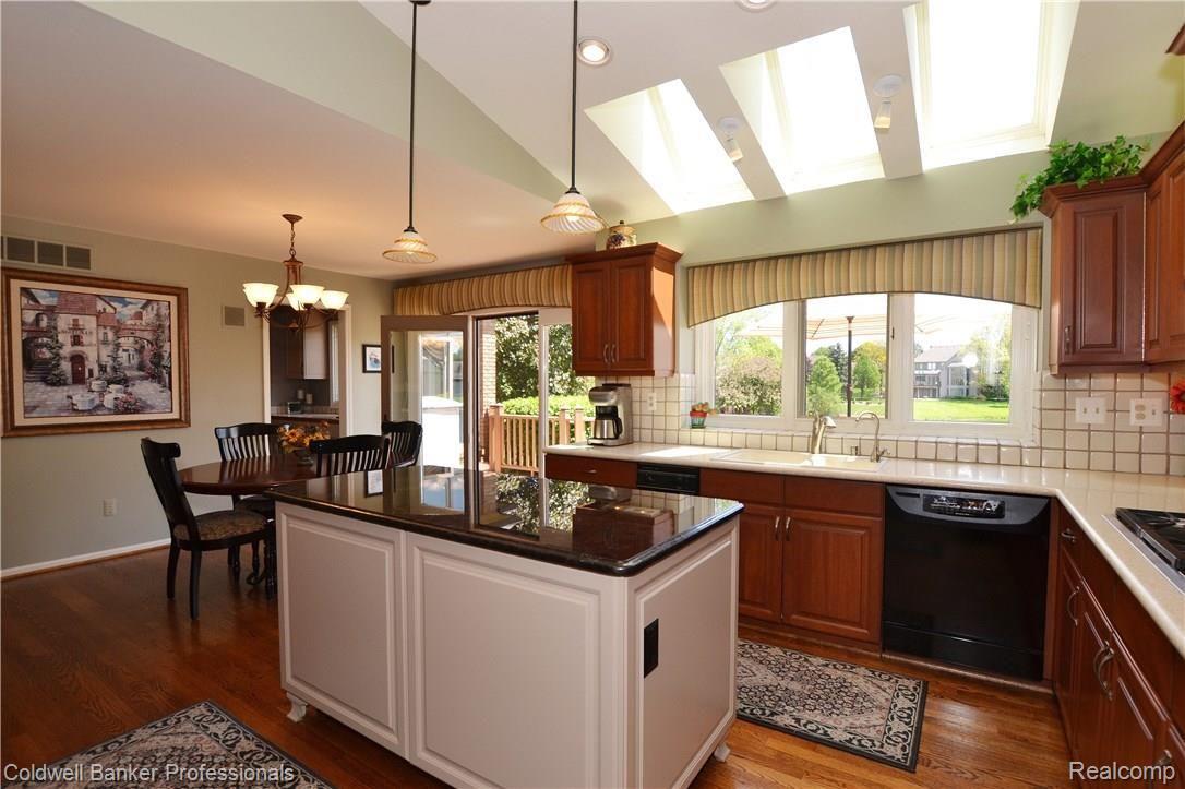 4878 Rivers Edge Drive Troy, MI 48098 - Photo 15 of 54 RChase4878_074.JPG