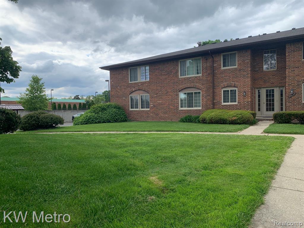 19637 West 12 Mile Road, Unit 102 Southfield, MI 48076 - Photo 2 of 25