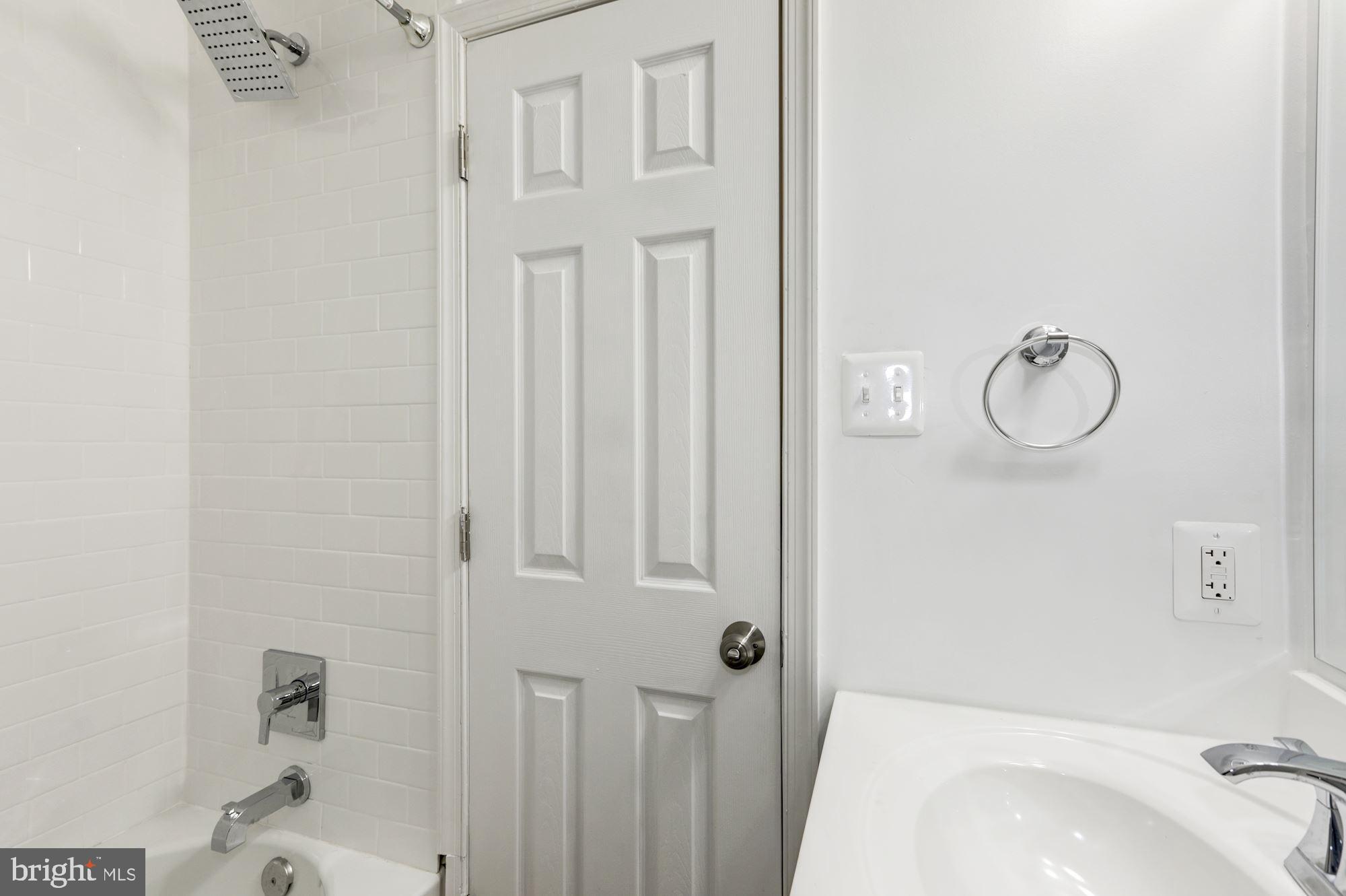 9807 Cherry Tree Lane Silver Spring, MD 20901 - Photo 25 of 46 Family Bath