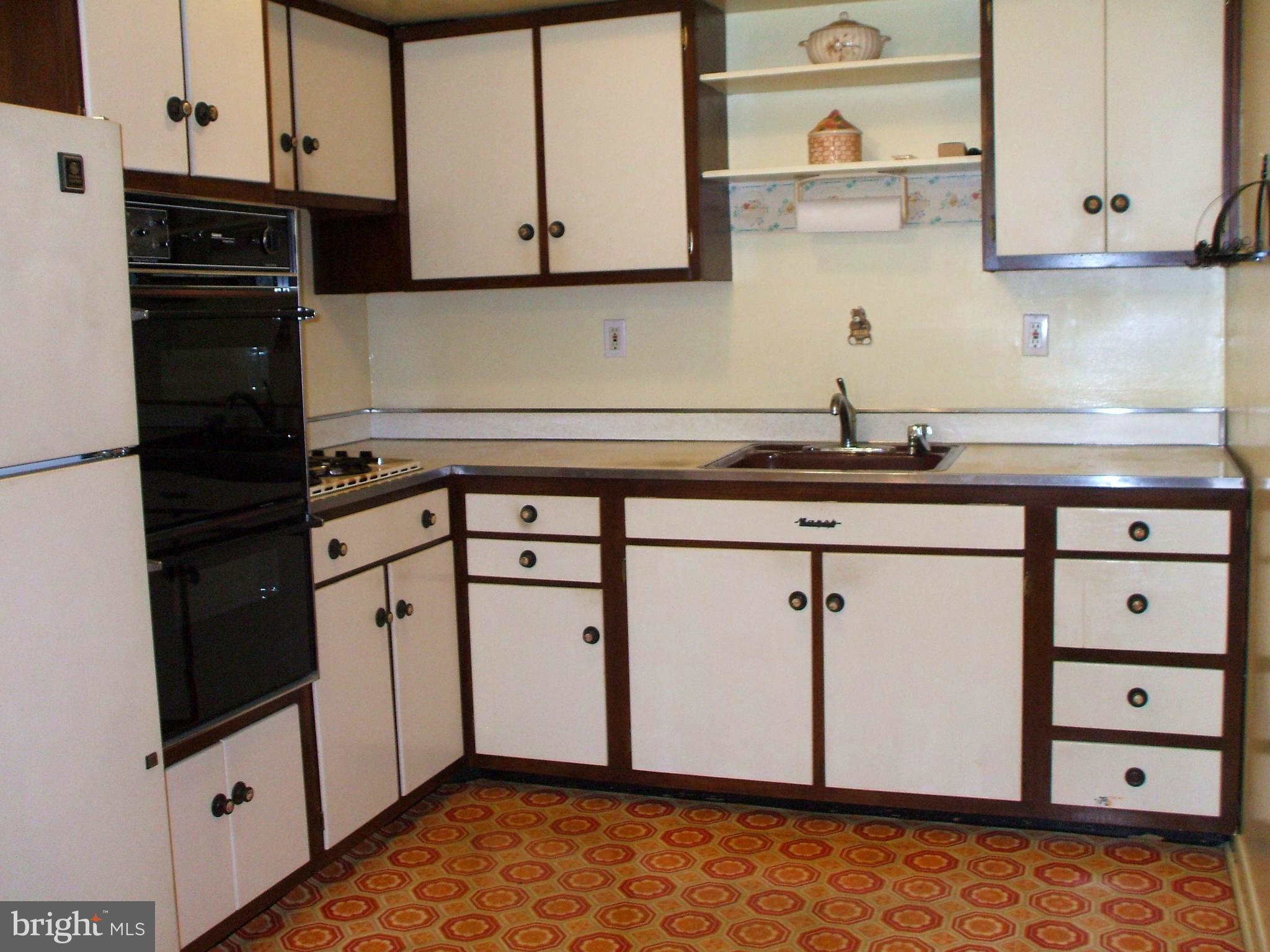 11830 Colman Road Philadelphia, PA 19154 - Photo 7 of 36 Kitchen W/Plenty Of Cabinets & Counterspace
