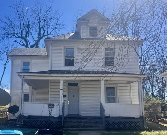 $193,200 | 2414 Delaware Avenue Northwest, Roanoke, VA 24017