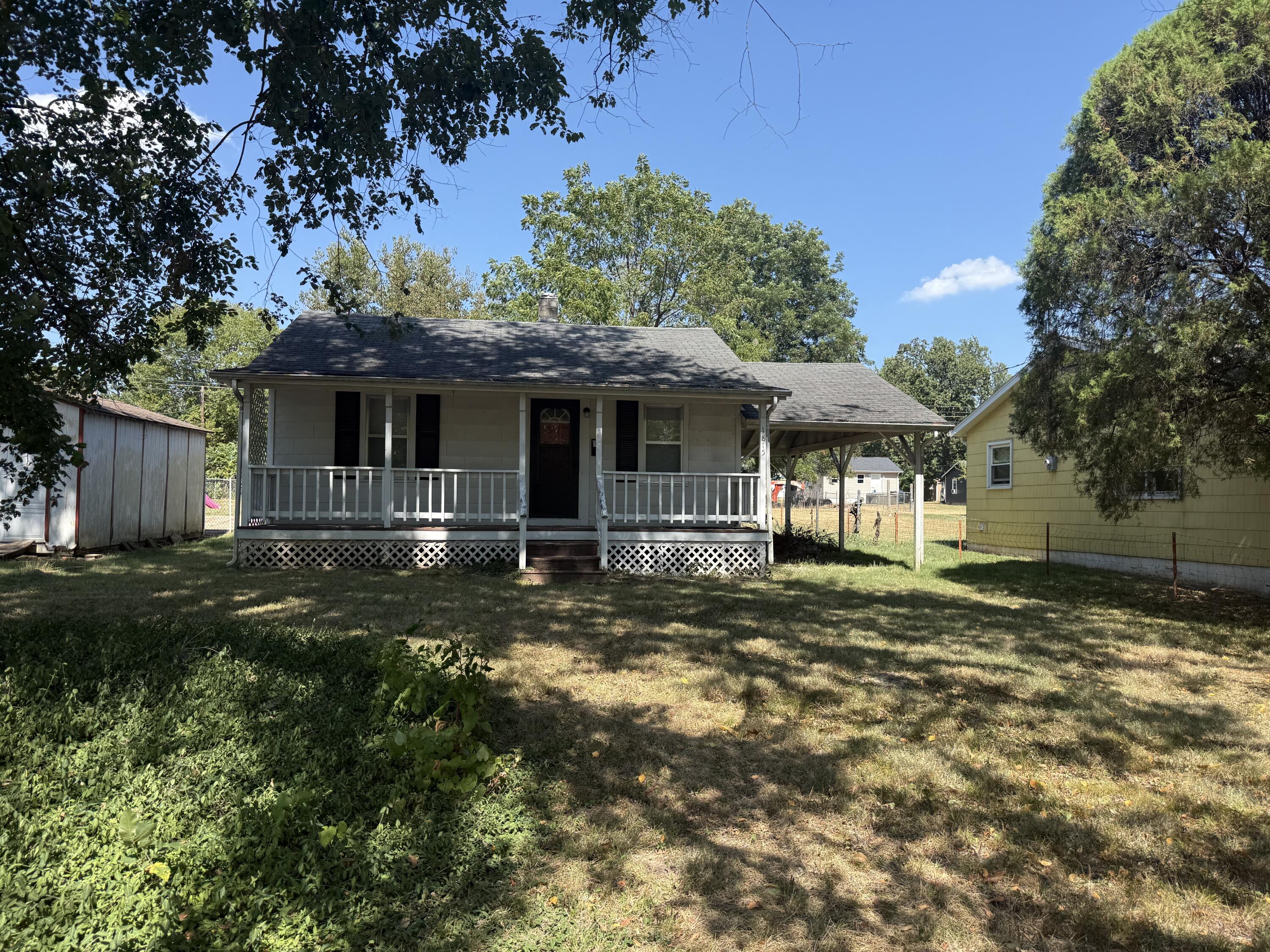 1815 West Scott Street Springfield, MO 65802 - Photo 1 of 3 IMG_6260