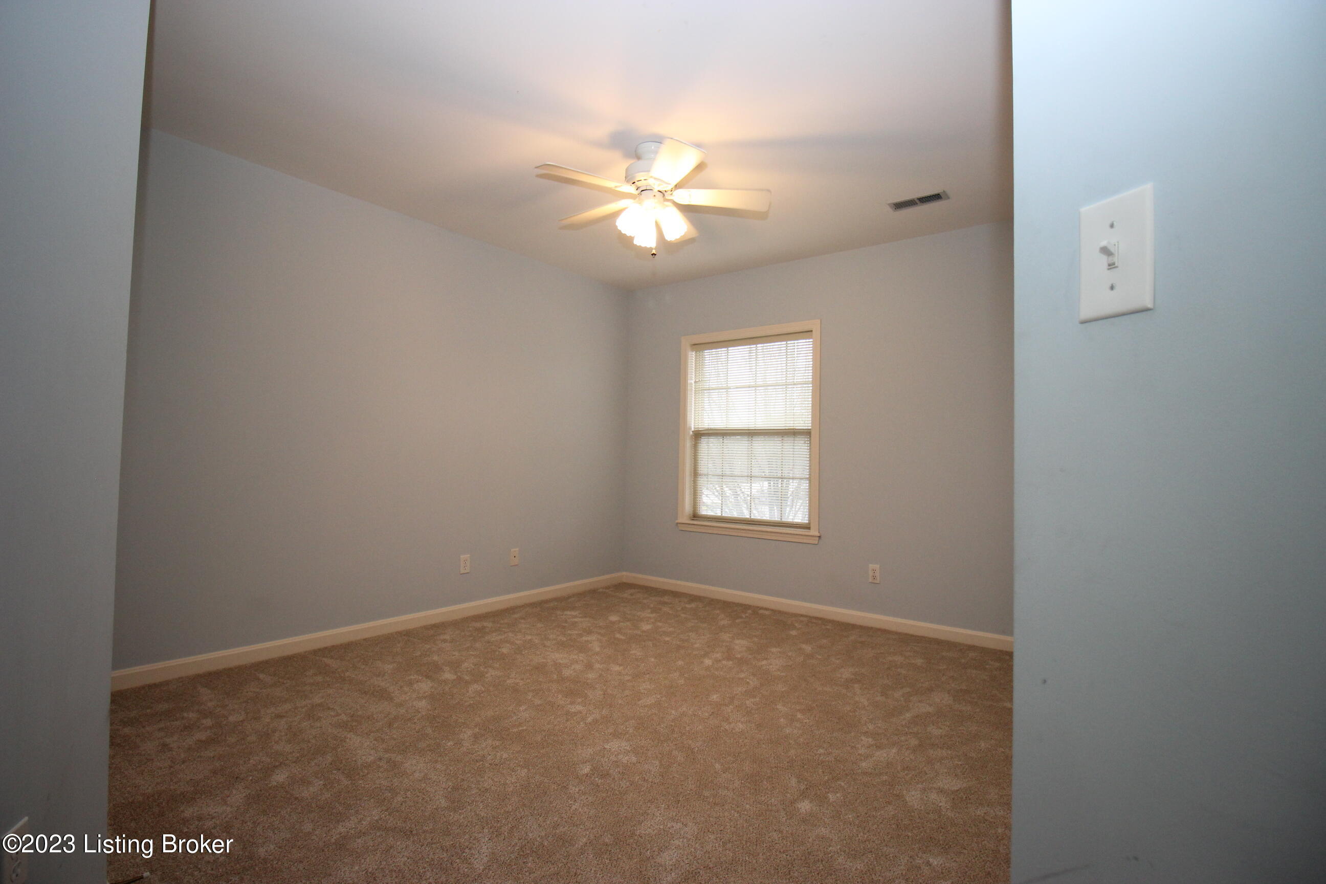 3014 Sprowl Road Jeffersontown, KY 40299 - Photo 13 of 26 IMG_1632