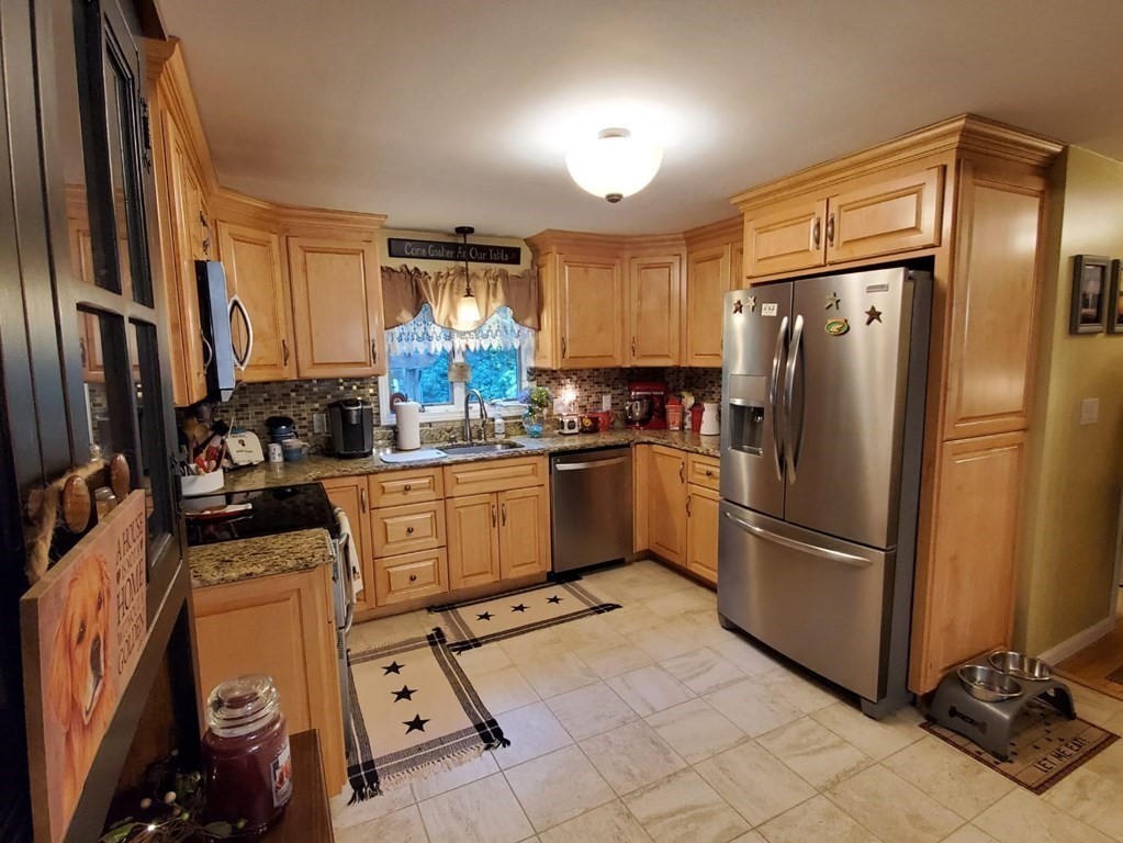 160 Prescott Road Northbridge, MA 01588 - Photo 15 of 36