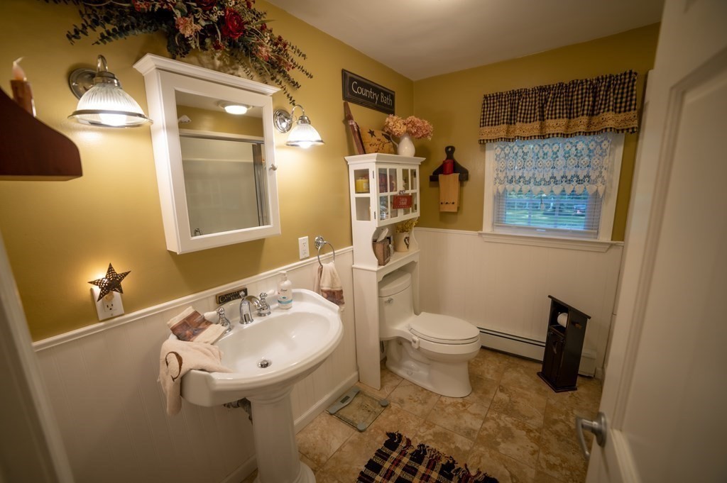 160 Prescott Road Northbridge, MA 01588 - Photo 19 of 36