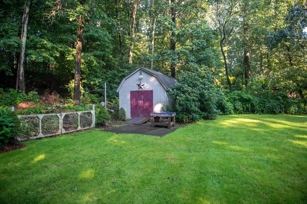 160 Prescott Road Northbridge, MA 01588 - Photo 4 of 36