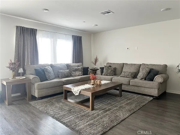 $2,995 | 247 Scarlet Oak Lane, San Jacinto, CA 92583