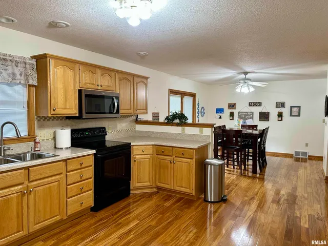 $349,900 | 613 33rd Avenue North, Clinton, IA 52732