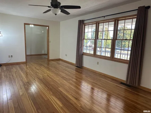 $349,900 | 613 33rd Avenue North, Clinton, IA 52732