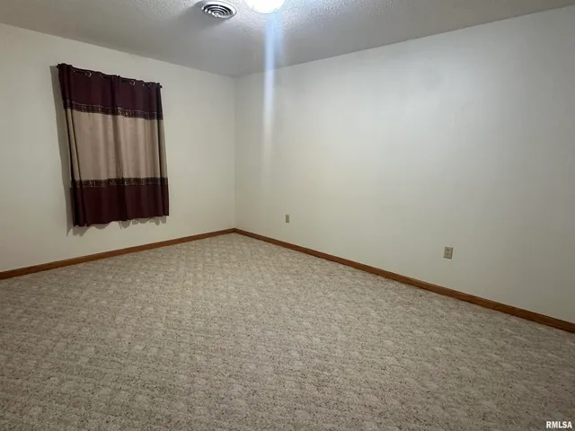 $349,900 | 613 33rd Avenue North, Clinton, IA 52732