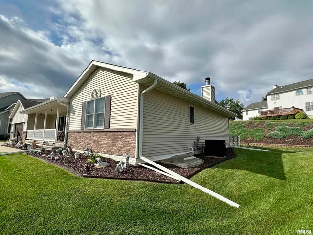 $349,900 | 613 33rd Avenue North, Clinton, IA 52732