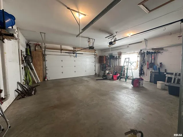 $349,900 | 613 33rd Avenue North, Clinton, IA 52732