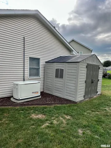 $349,900 | 613 33rd Avenue North, Clinton, IA 52732