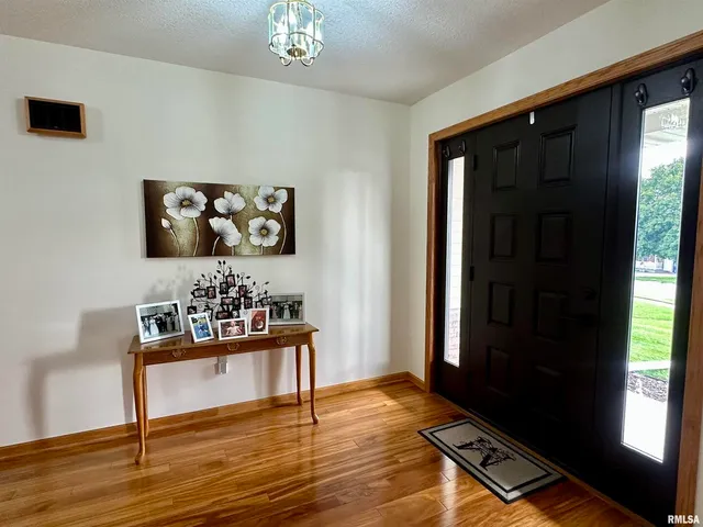 $349,900 | 613 33rd Avenue North, Clinton, IA 52732