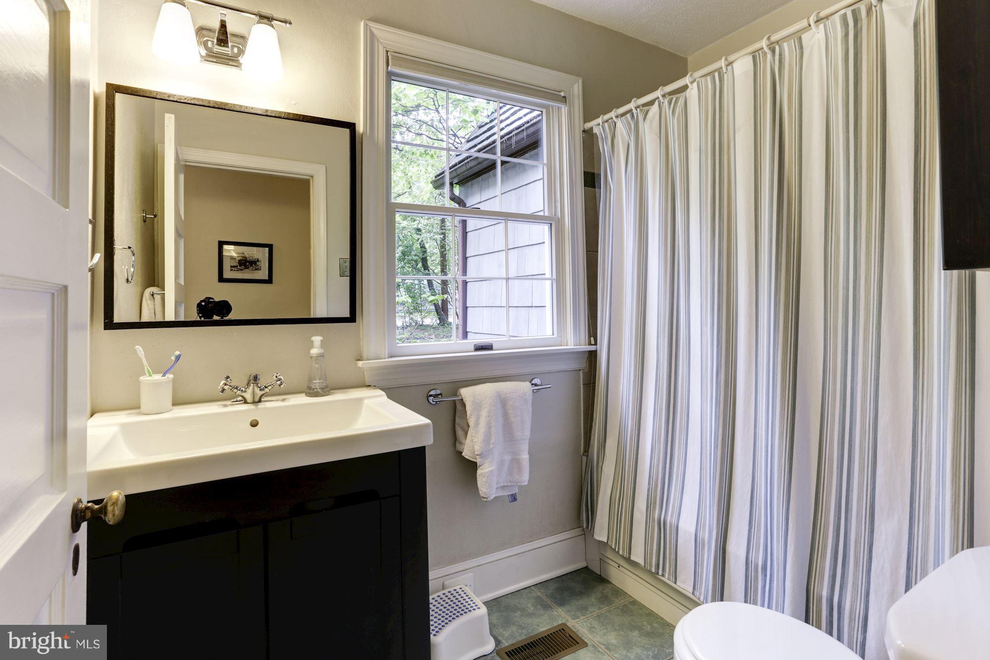 307 Old County Road Severna Park, MD 21146 - Photo 18 of 30 Main-Level Full Bath