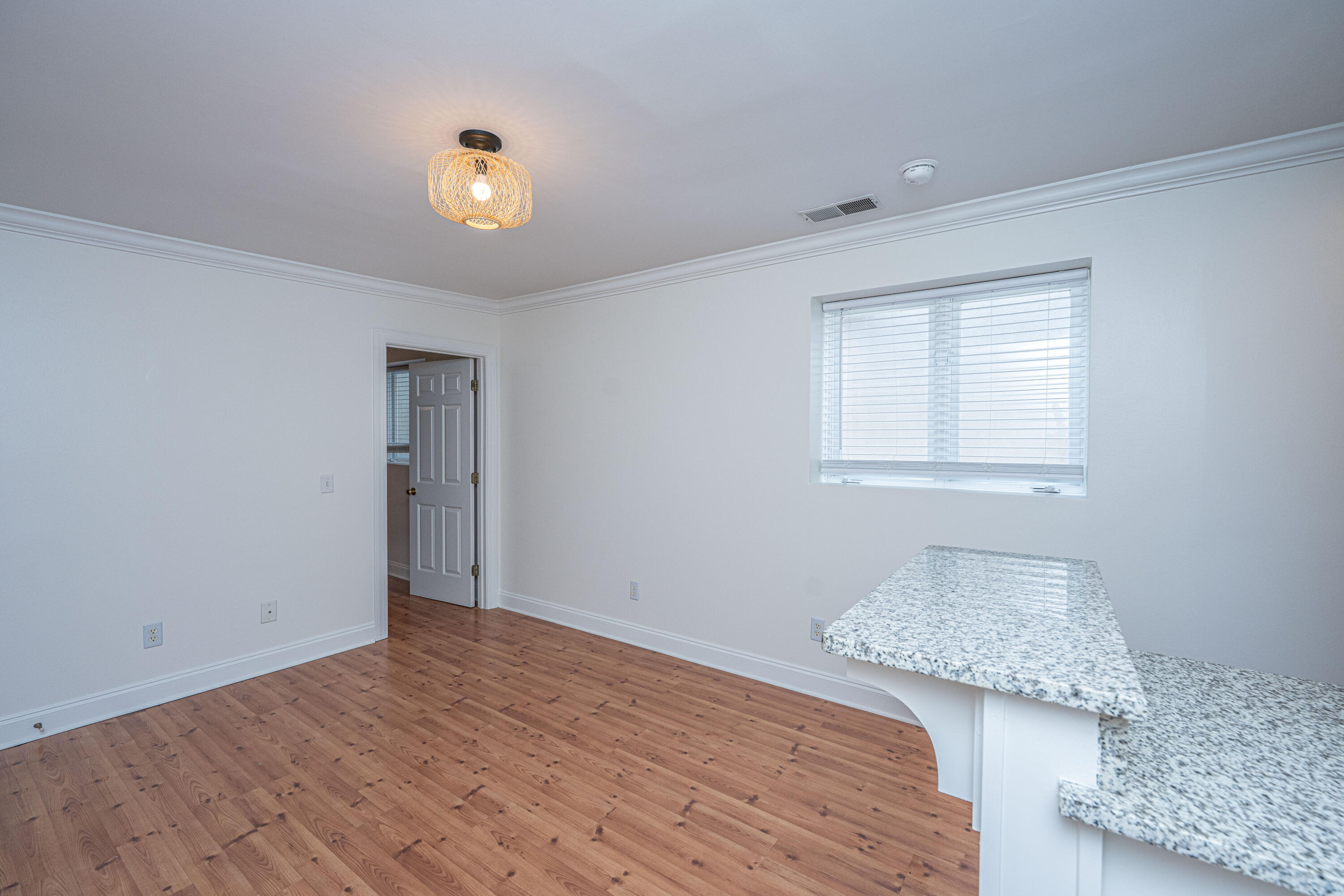 338 King Street, Unit C Charleston, SC 29401 - Photo 8 of 27 338KingStUnitC014