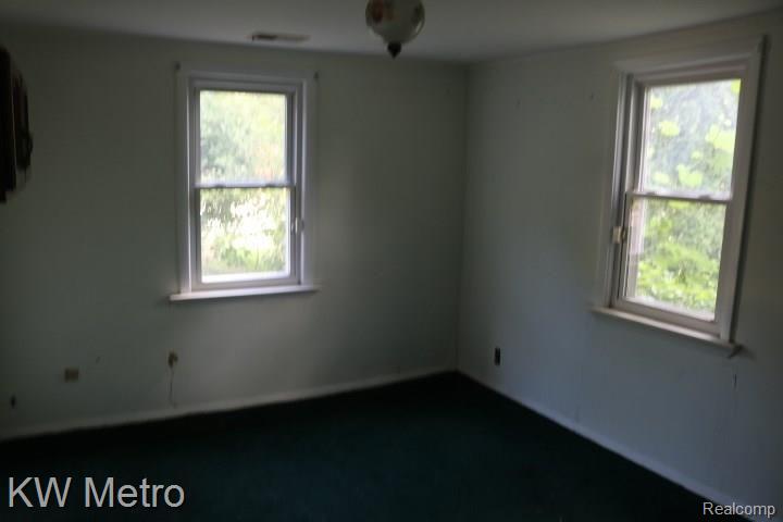 1516 Sibley Avenue Rochester Hills, MI 48307 - Photo 19 of 33