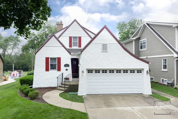 $475,000 | 330 South Maple Street, Itasca, IL 60143