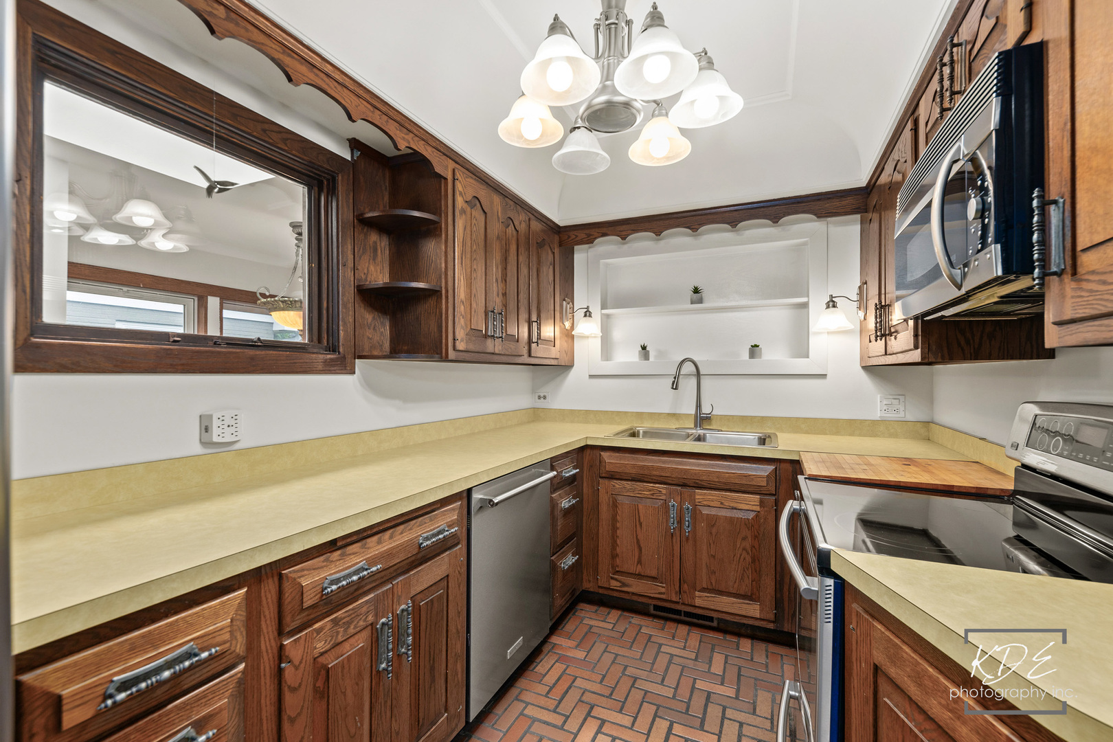 330 South Maple Street Itasca, IL 60143 - Photo 18 of 67 a kitchen with a sink appliances and cabinets