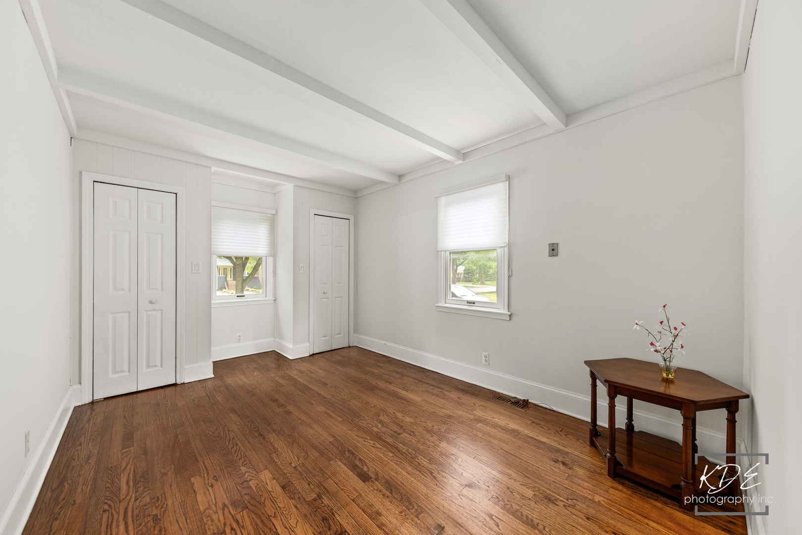 330 South Maple Street Itasca, IL 60143 - Photo 6 of 67 a view of a livingroom with wooden floor and a window