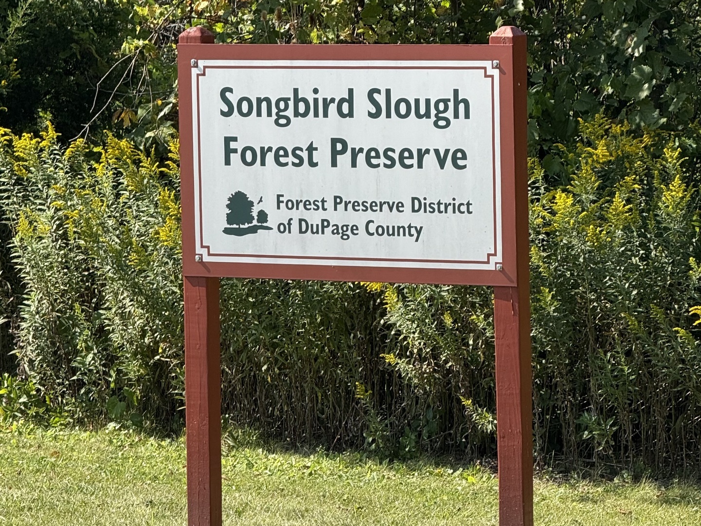 330 South Maple Street Itasca, IL 60143 - Photo 66 of 67 a sign on the side of the road