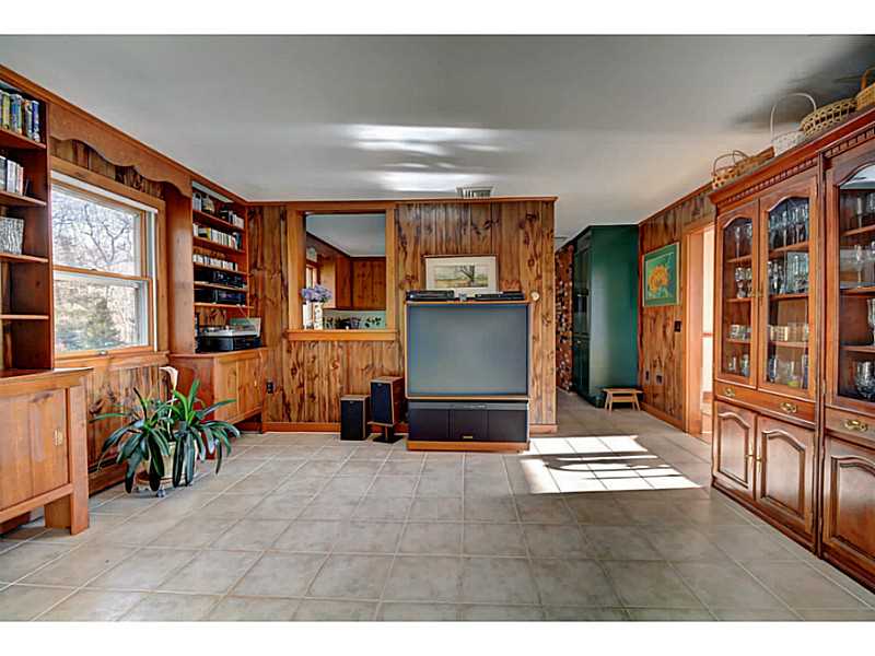 5495 Post Road Charlestown, RI 02813 - Photo 17 of 25 Den/Family/Great Room.
