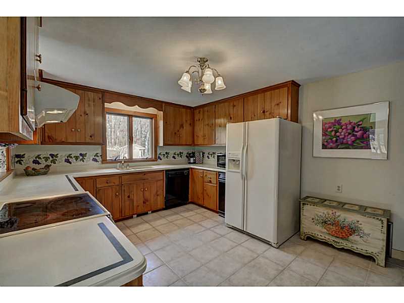 5495 Post Road Charlestown, RI 02813 - Photo 10 of 25 Kitchen.