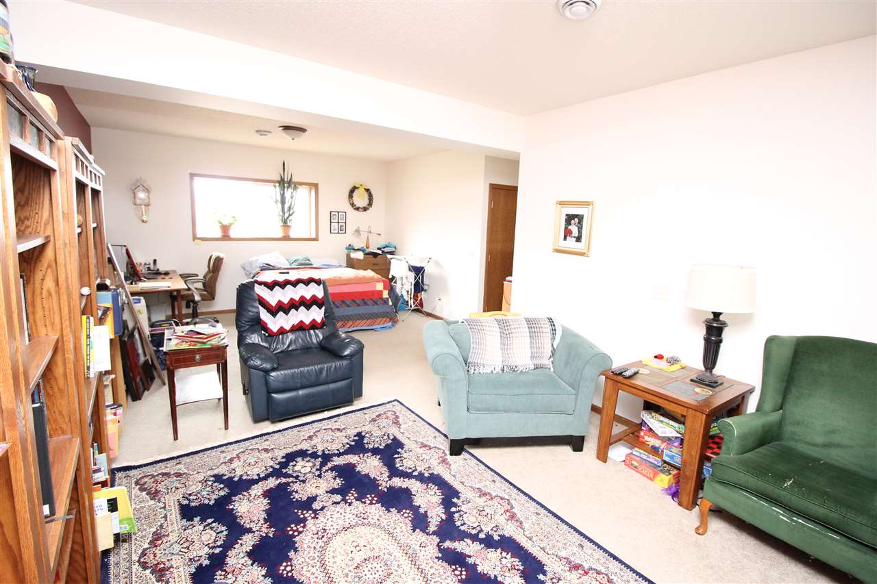 100 Bailey Park Road Williamsburg, IA 52361 - Photo 17 of 24 Gallery Image 17