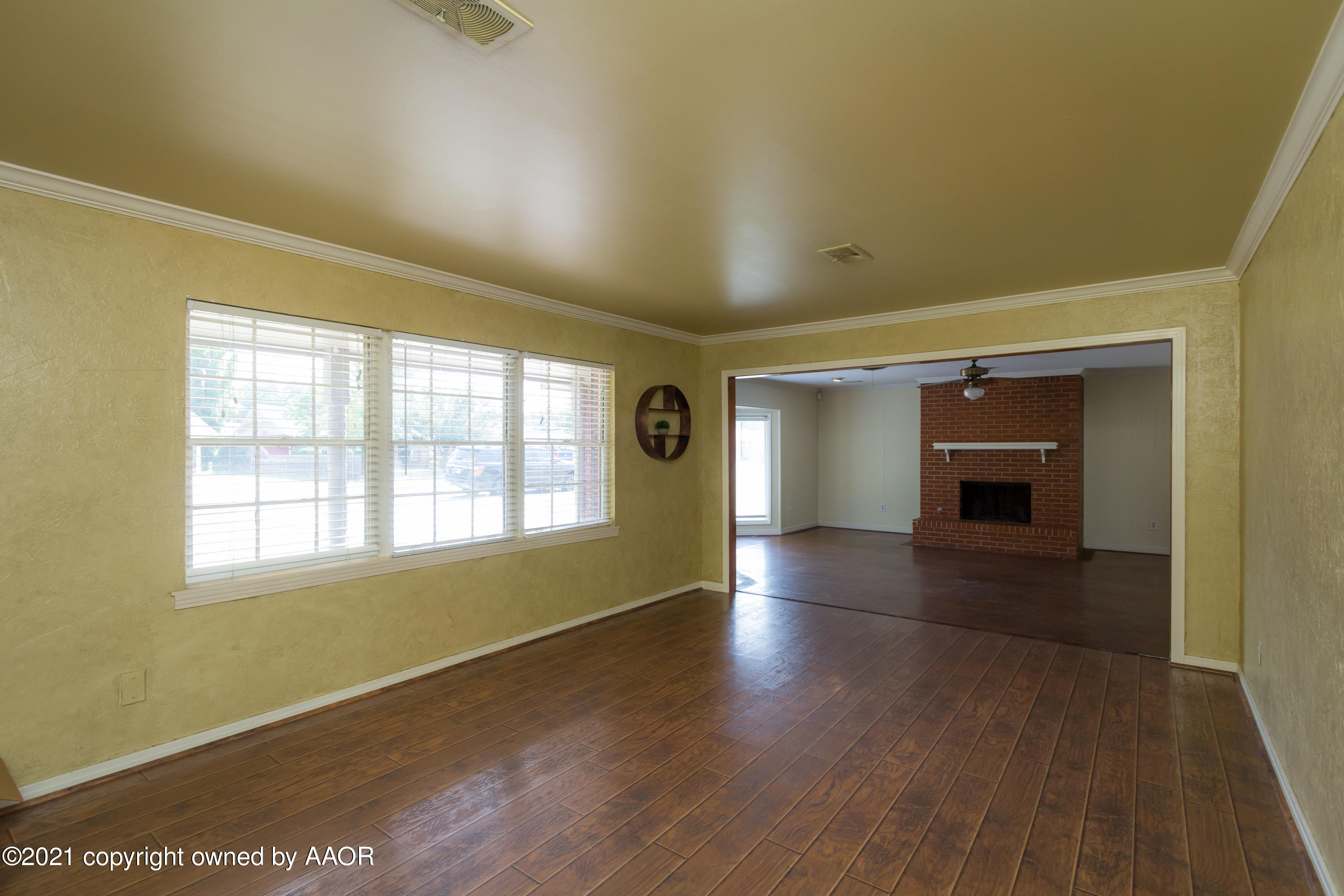 5502 Randolph Road Amarillo, TX 79106 - Photo 3 of 14 Second Living / Formal Dining