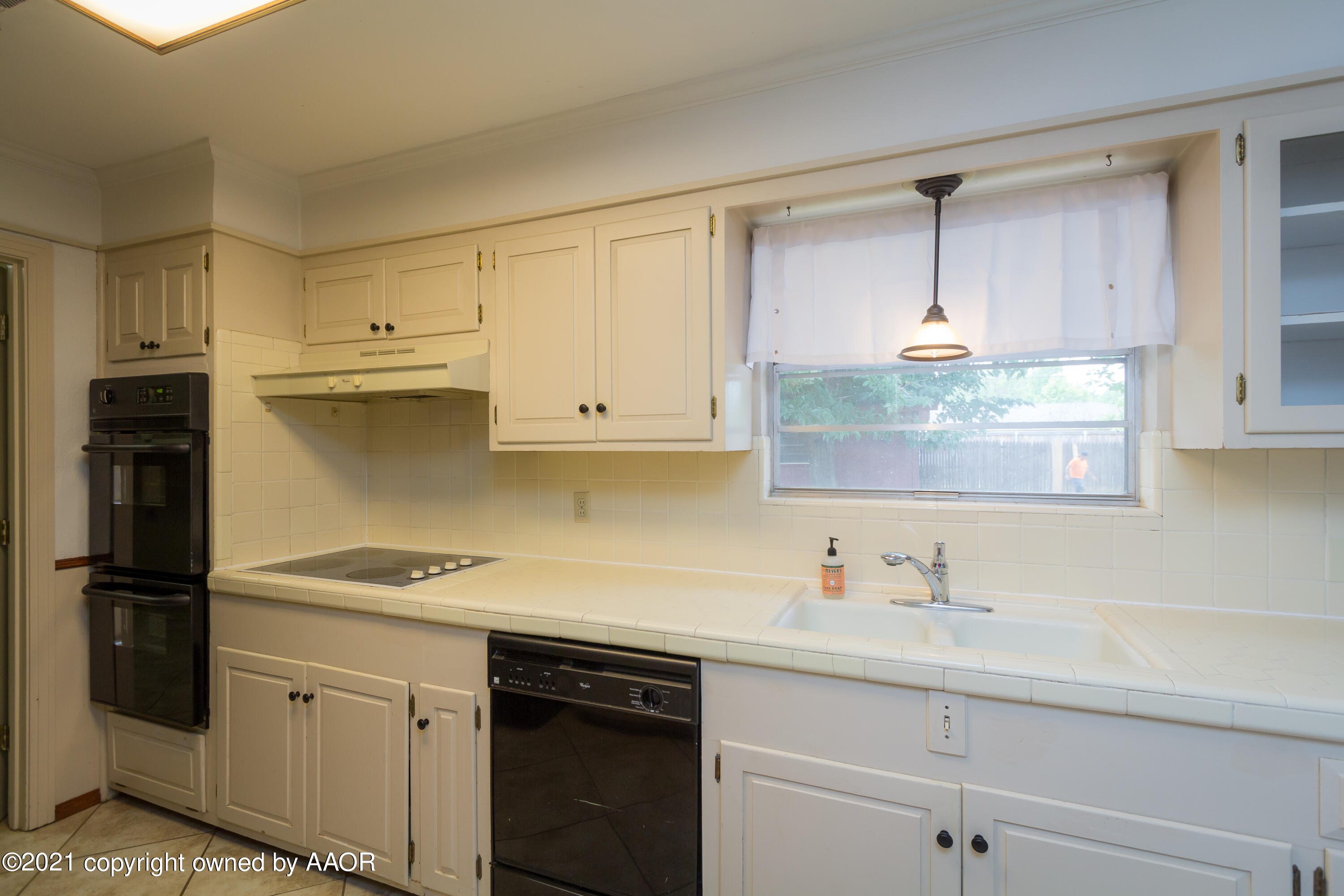 5502 Randolph Road Amarillo, TX 79106 - Photo 5 of 14 Kitchen