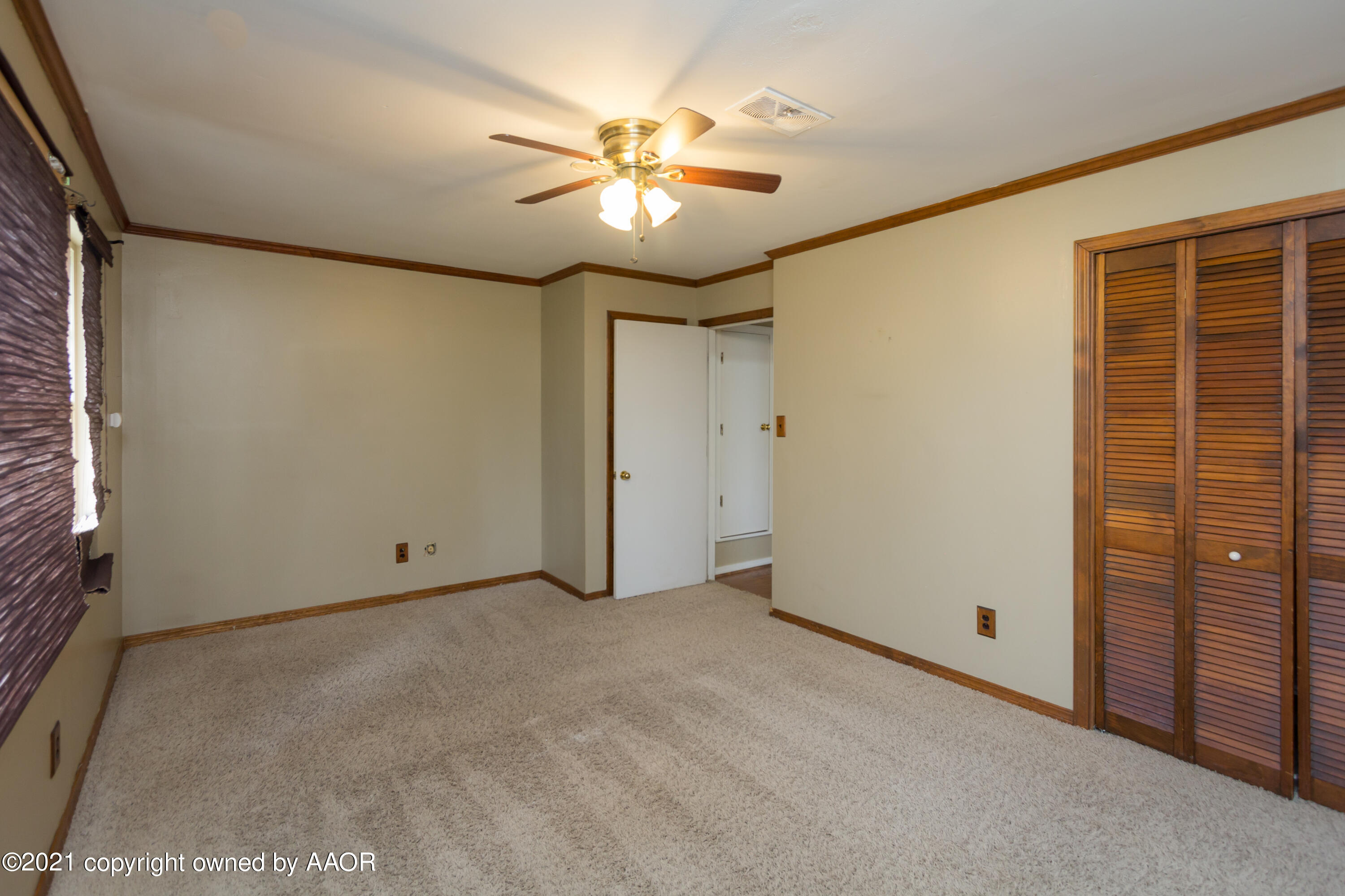 5502 Randolph Road Amarillo, TX 79106 - Photo 8 of 14 Bedroom 3