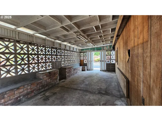 $290,000 | 47861 Commercial Street, Oakridge, OR 97463