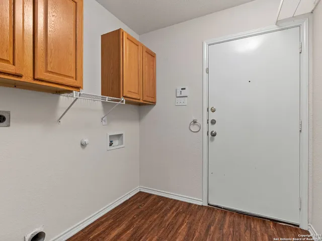 $2,300 | 102 Lindseys Cove, San Antonio, TX 78258