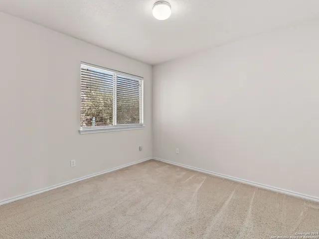 $2,300 | 102 Lindseys Cove, San Antonio, TX 78258