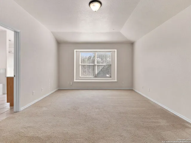 $2,300 | 102 Lindseys Cove, San Antonio, TX 78258