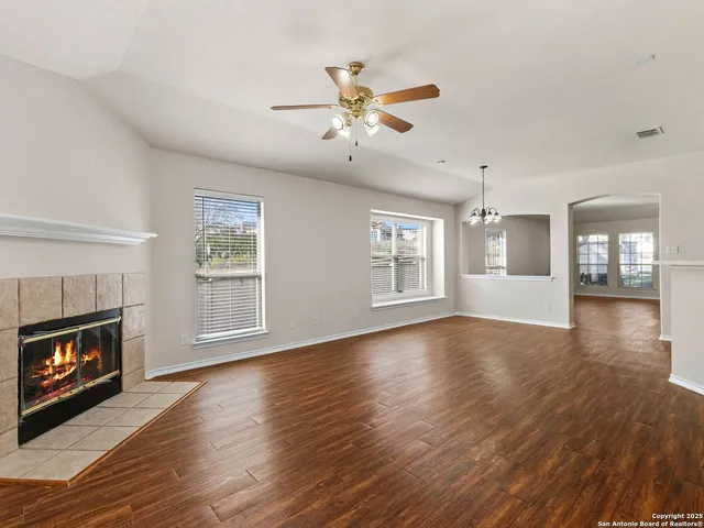 $2,300 | 102 Lindseys Cove, San Antonio, TX 78258